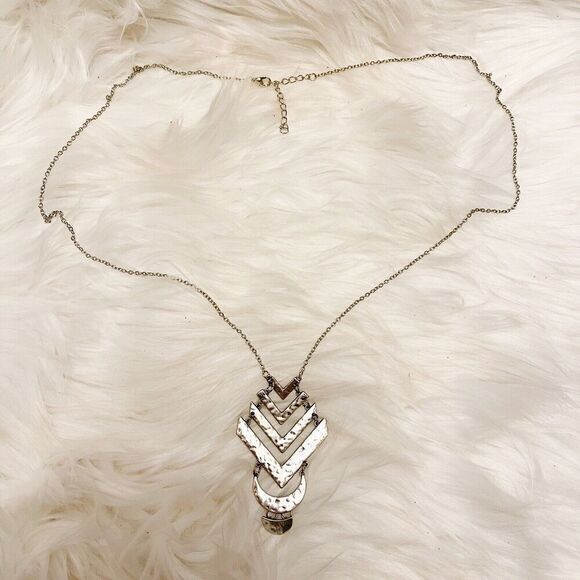 Boho Beveled Arrowhead Style Silver Plate Necklace Size 32” - Picture 2 of 4